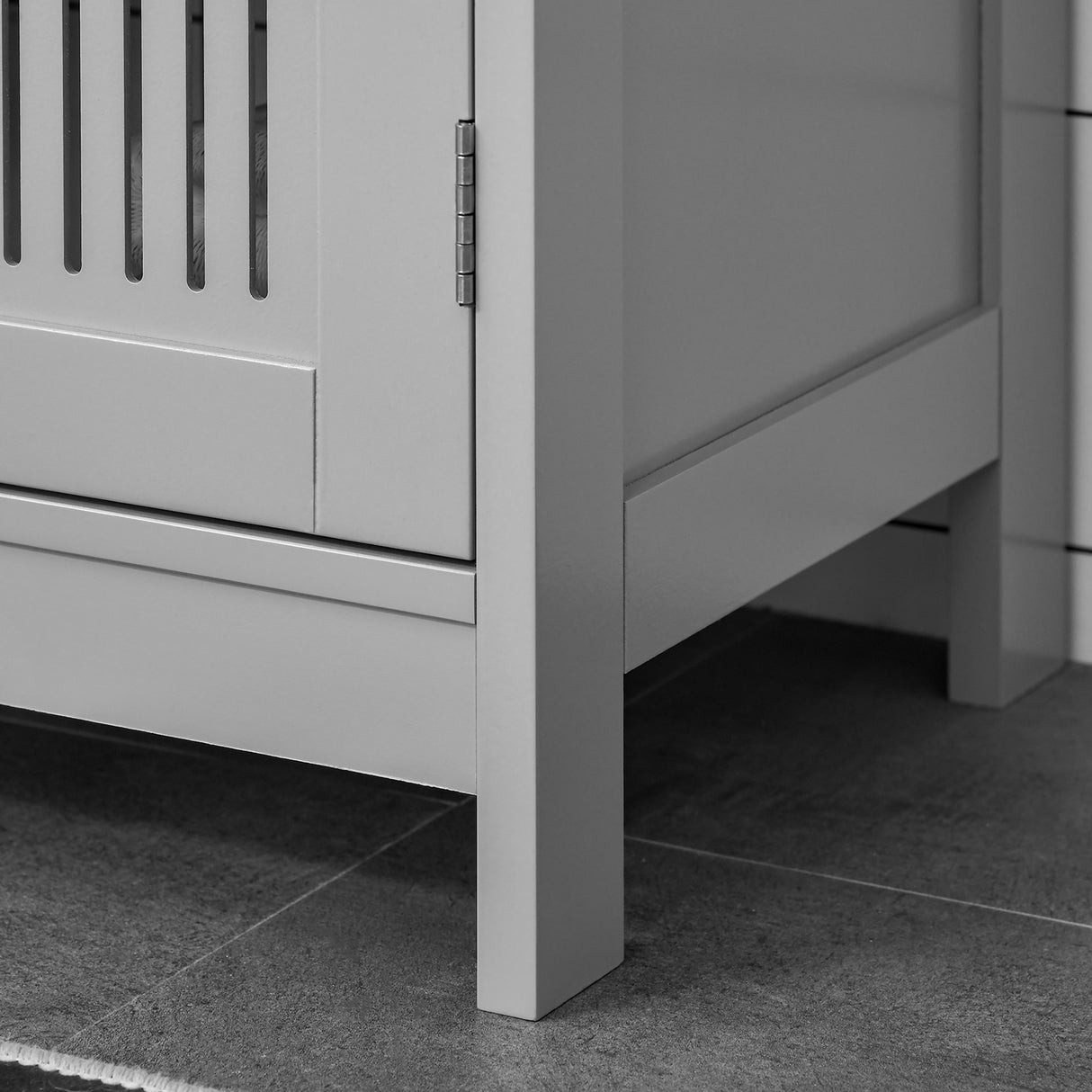 U-shaped design bathroom vanity with adjustable shelf
