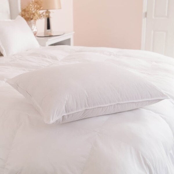 Ultimate White Goose Down 700 Fill Power Standard-size Pillow