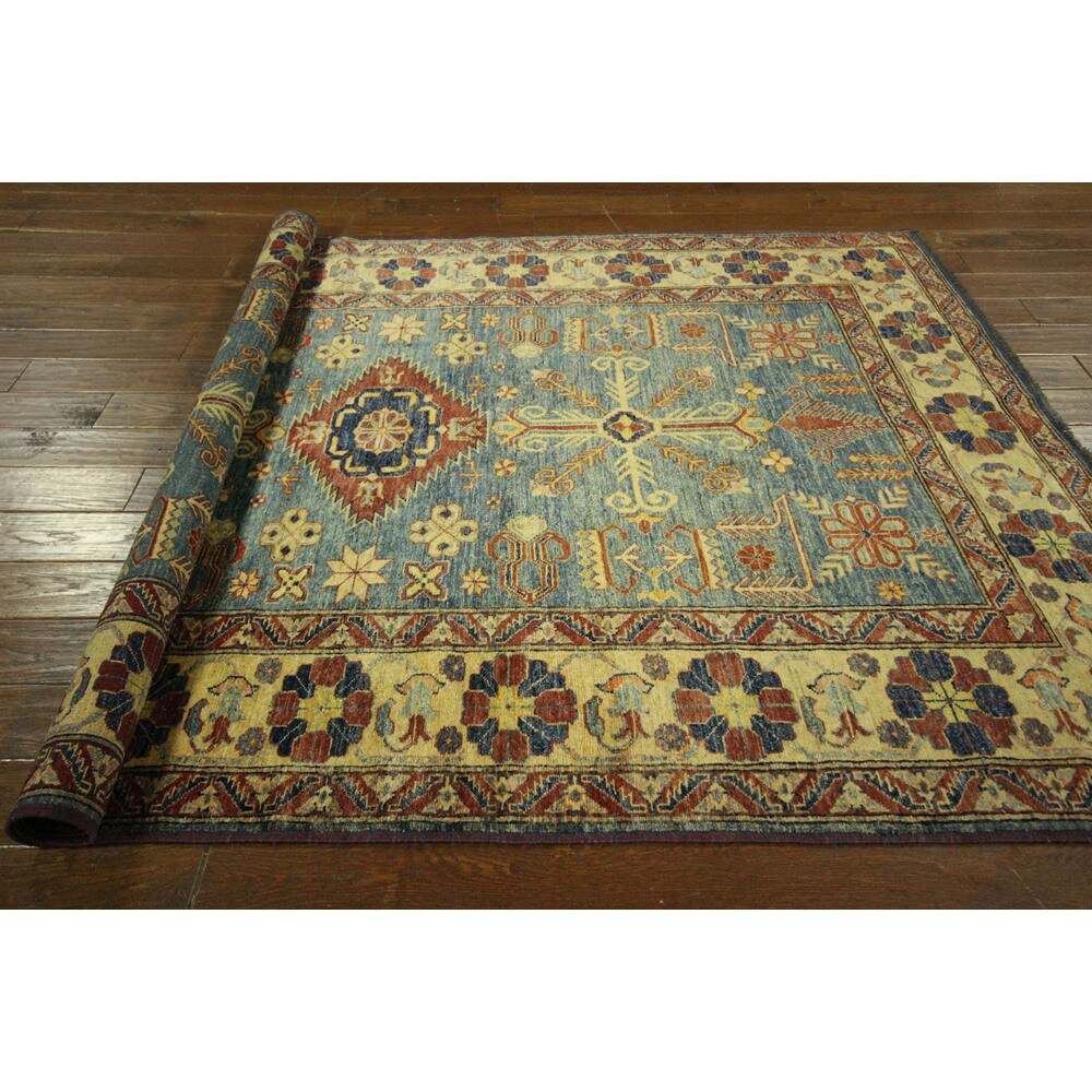 Unique Wool and Wool Geo-floral Kazak Hand-knotted Area Rug (6' x 8')