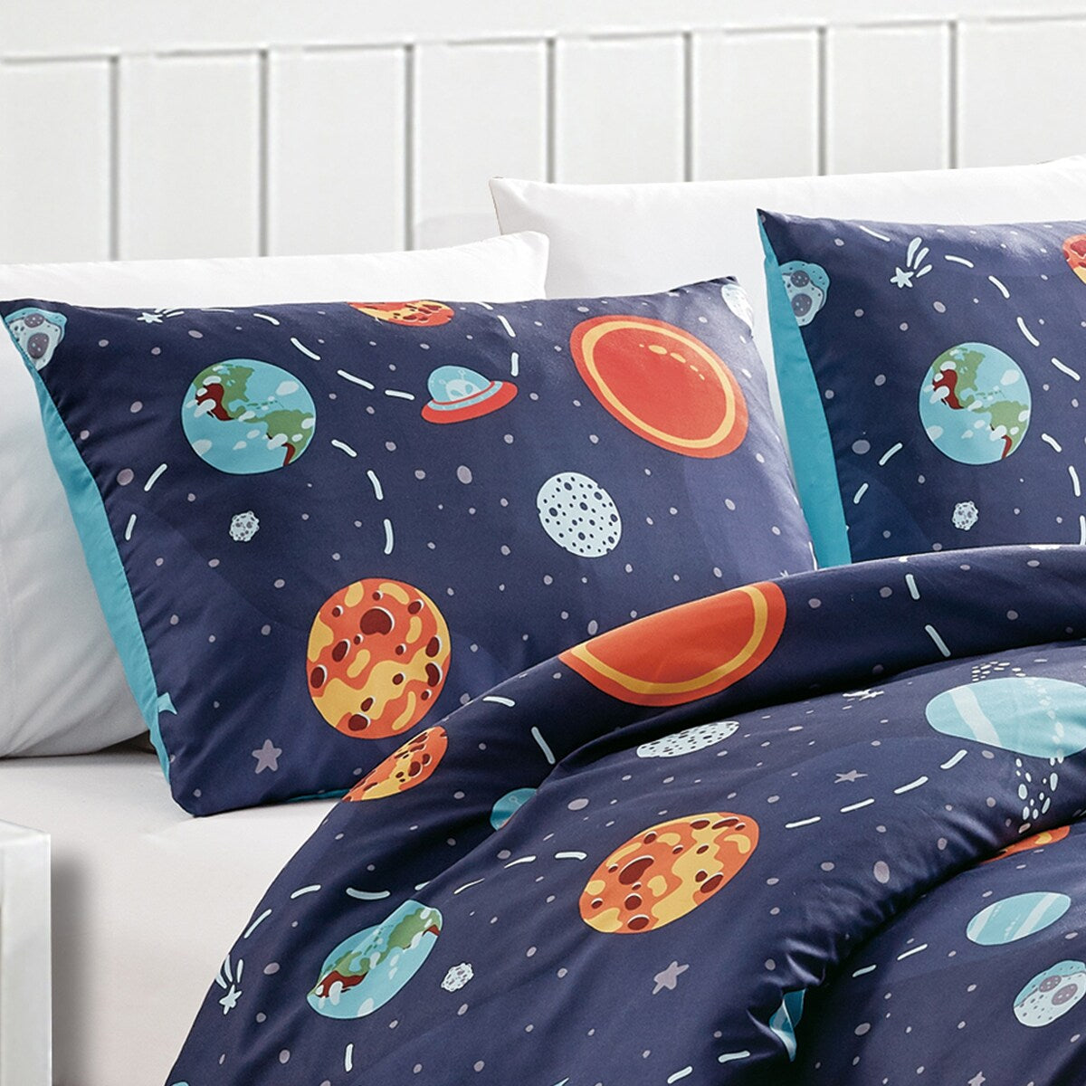 Universe Twin/Full size comforter set