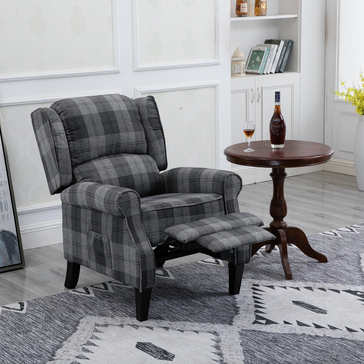 Vintage Armchair Sofa Comfortable Upholstered leisure chair / Recliner Chair for Living Room