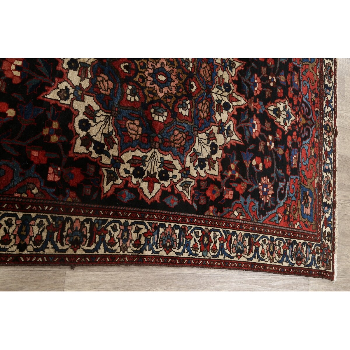 Vintage Floral Bakhtiari Persian Area Rug Wool Hand-knotted Carpet - 4'3" x 6'6"