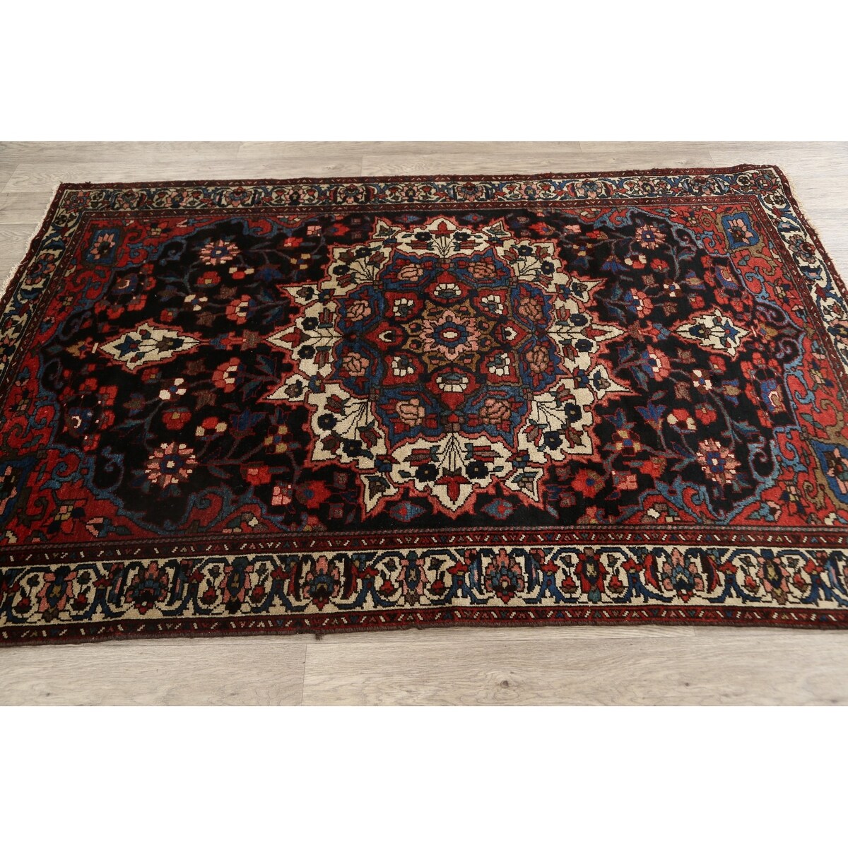 Vintage Floral Bakhtiari Persian Area Rug Wool Hand-knotted Carpet - 4'3" x 6'6"