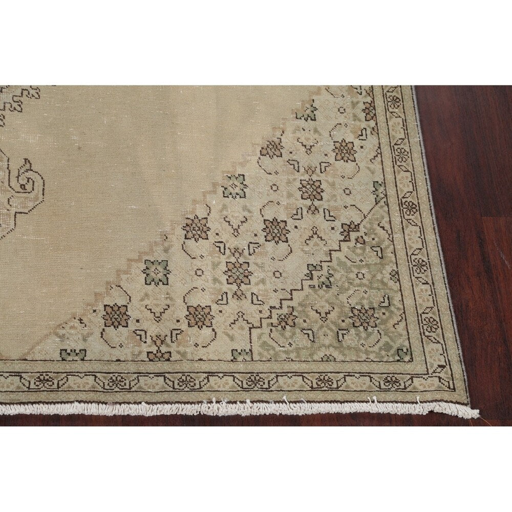 Gracewood Hollow Anduru Hand-knotted Wool Distressed Area Rug - 10'5" x 7'2"