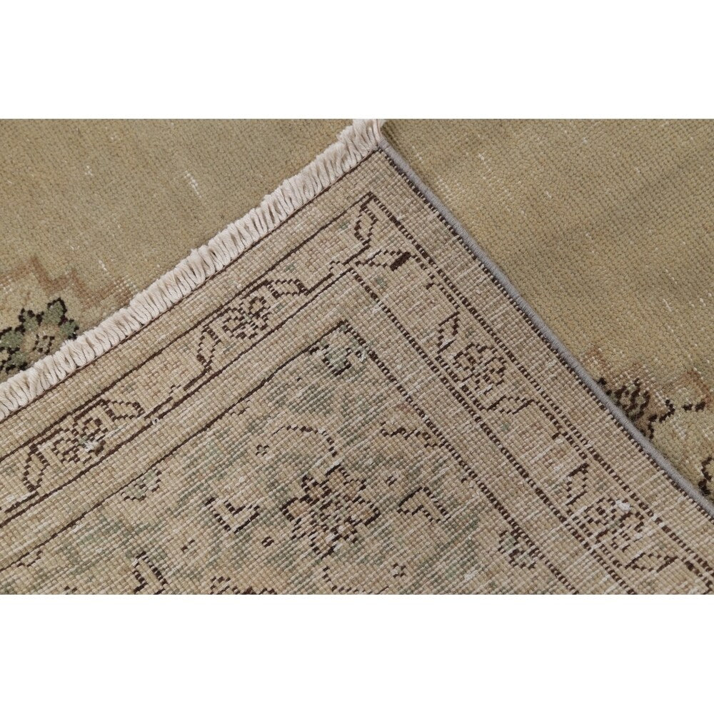 Gracewood Hollow Anduru Hand-knotted Wool Distressed Area Rug - 10'5" x 7'2"