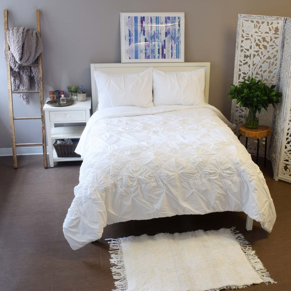 Vue Daelyn Solid White Textured Cotton Duvet Set
