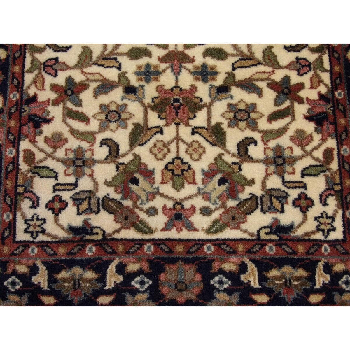 Wahi Rugs Hand Knotted Fine Traditional 2'0"x3'0"