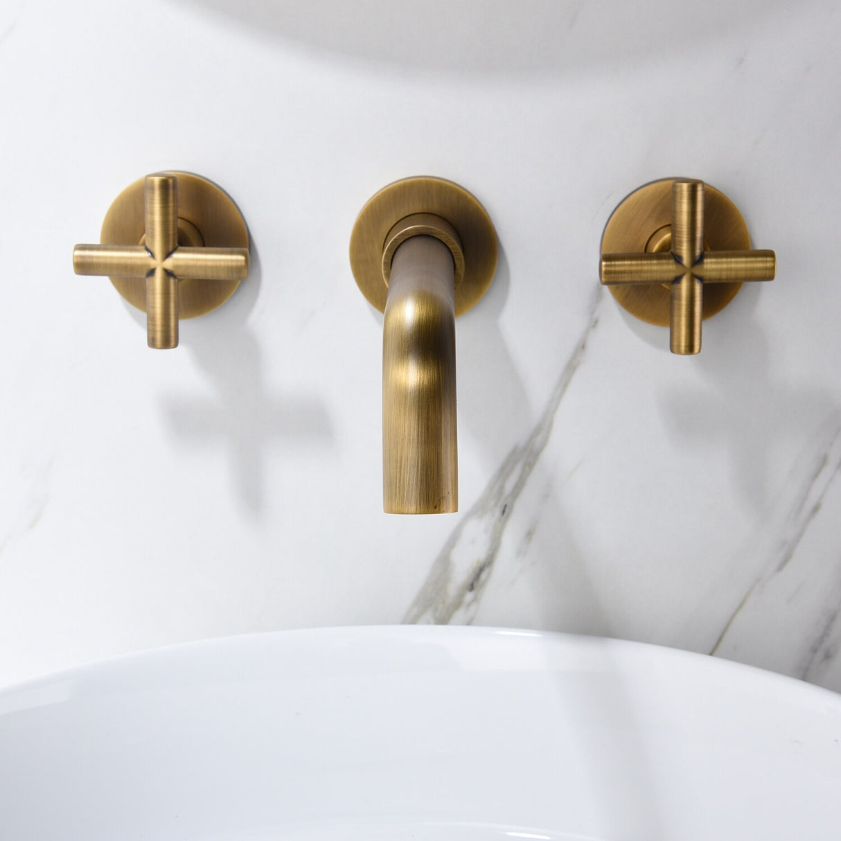 Wall Mount Bathroom Sink Faucet Double Handle Bathroom Faucet Copper Three Hole Bathroom Basin Vanity Faucet