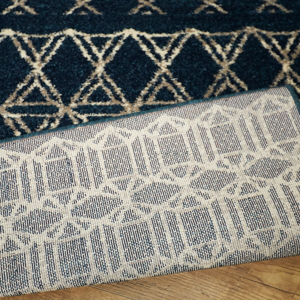 Wesley Diamond Trellis Area Rug