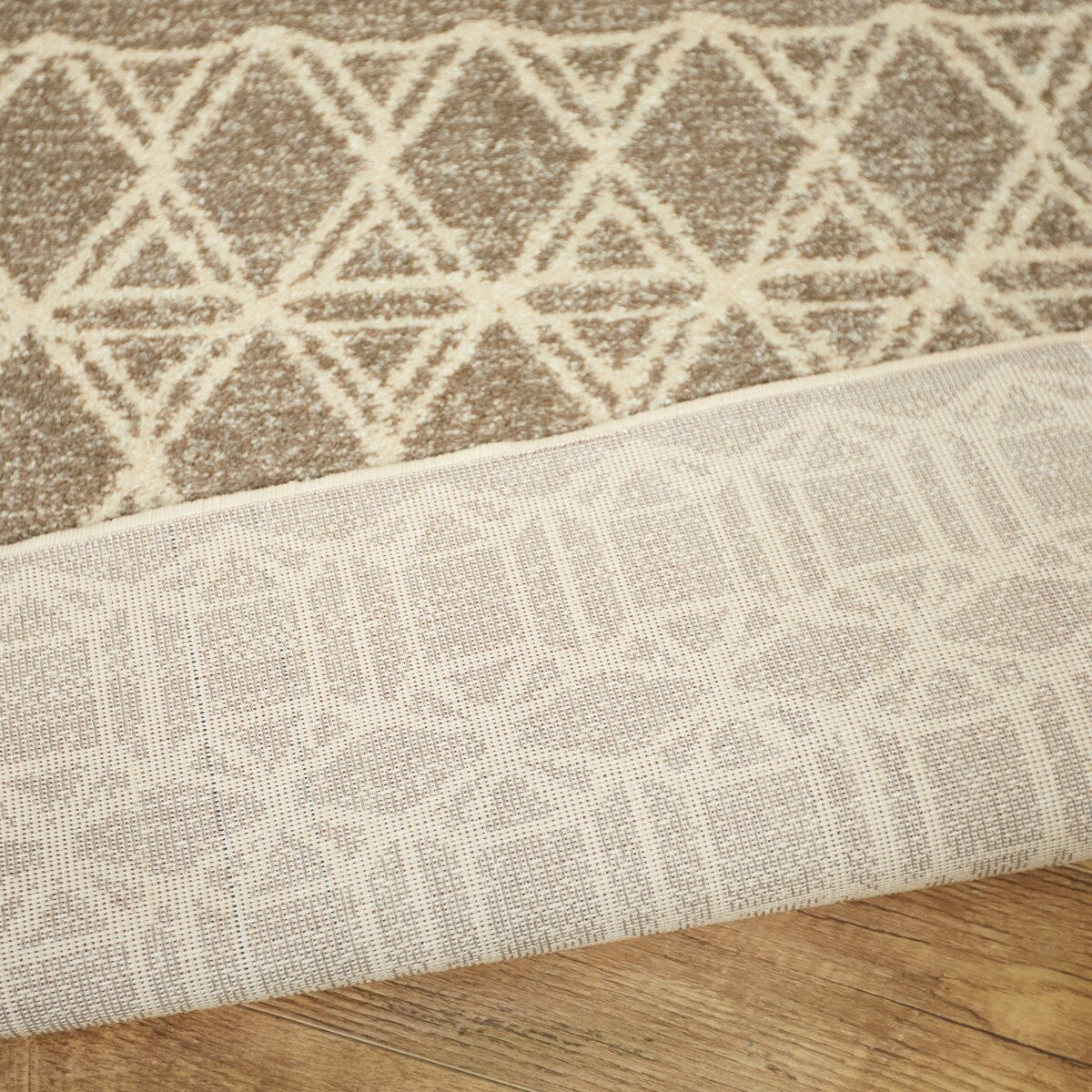 Wesley Diamond Trellis Area Rug
