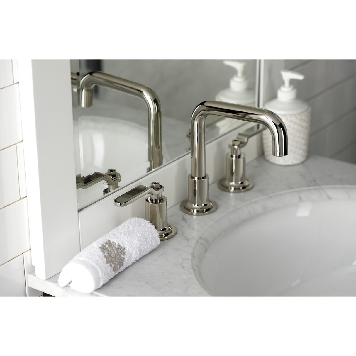 Kingston Brass Knight Single-Handle 1-Hole Deck Mount Bathroom Faucet with Push Pop-Up
