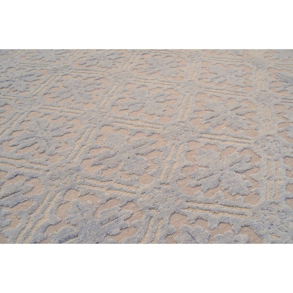 Wool Embossed Rug (7'7'' x 10'3'') - 9'9'' x 14'0''
