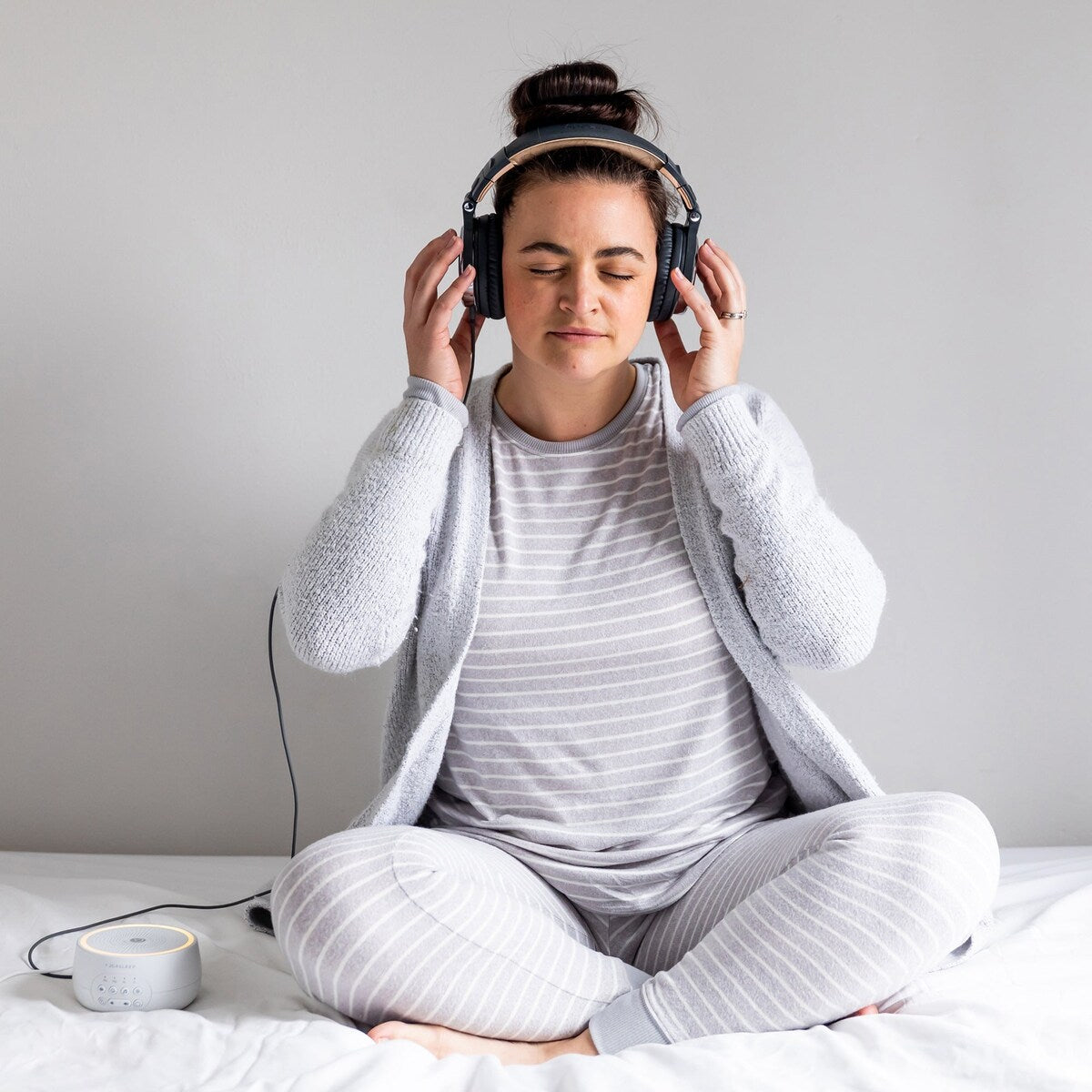Yogasleep Dreamcenter Multi-Sound Machine with Night Light - White