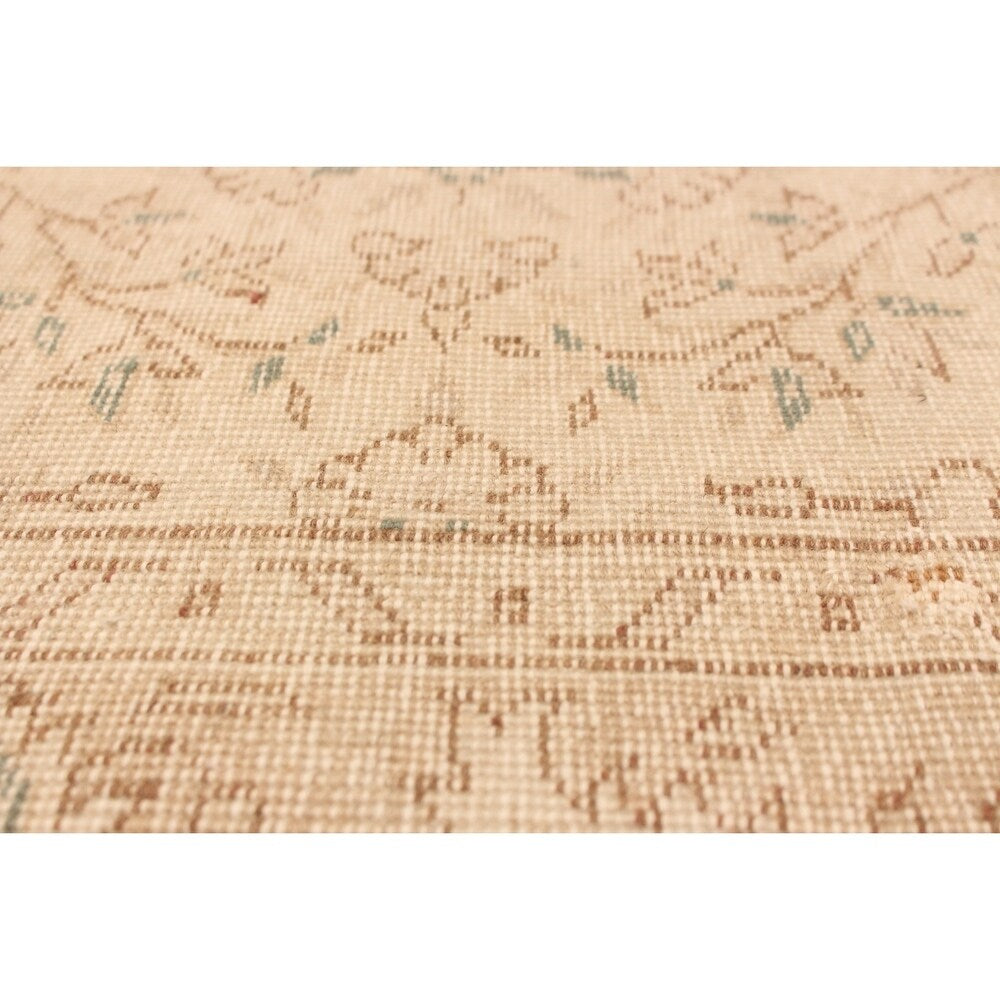 Hand-knotted Antalya Vintage Cream Wool Rug - 5'1 x 8'10/5'1" x 8'10"
