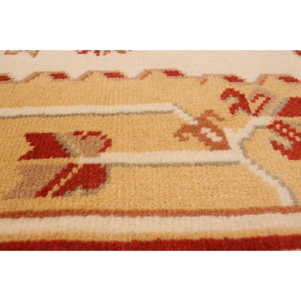 eCarpetGallery Hand-Knotted Ushak Cream Wool Rug - 2'6 x 9'8