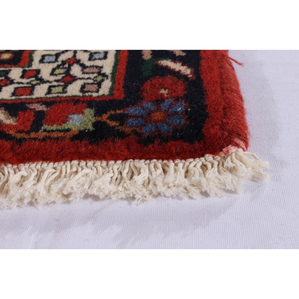 Hand-knotted Afshar Red Wool Rug - 4'4" x 6'3"/4'4 x 6'3