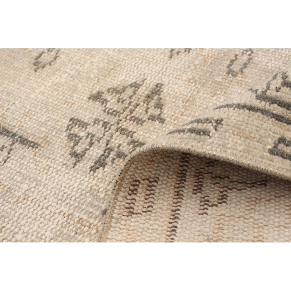 eCarpetGallery Hand-knotted Color Transition Light Grey Wool Rug - 5'0 x 7'11
