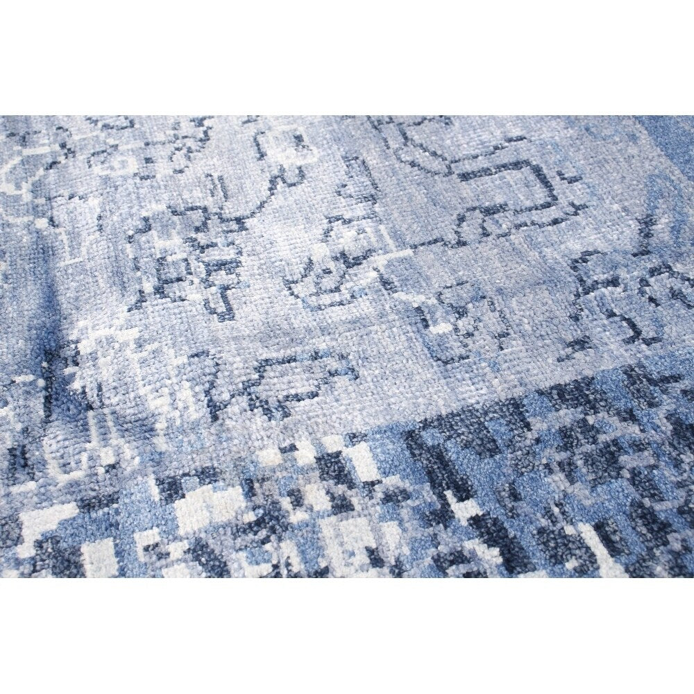 Hand-knotted Color transition Slate Blue Rug - 5'4" x 7'7"/5'4 x 7'7