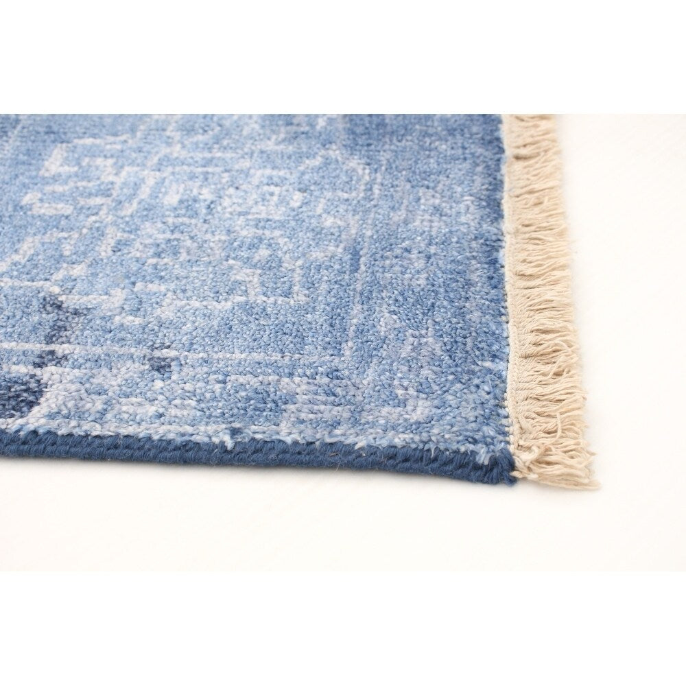 Hand-knotted Color transition Slate Blue Rug - 5'4" x 7'7"/5'4 x 7'7