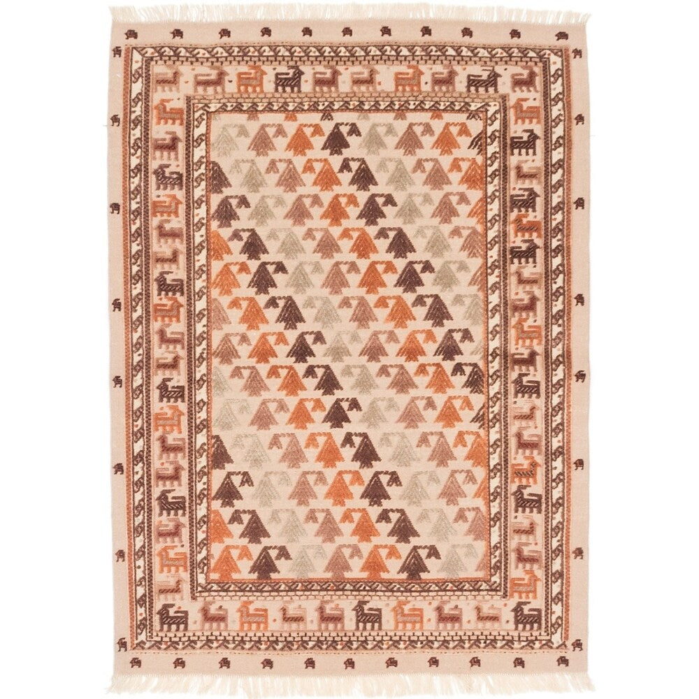 Hand-knotted Guchan Beige Wool Rug - 3'8" x 5'0"/3'8 x 5'0