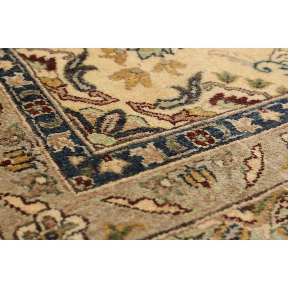 eCarpetGallery Hand-knotted Jamshidpour Ivory Wool Rug - 8'1 x 10'4