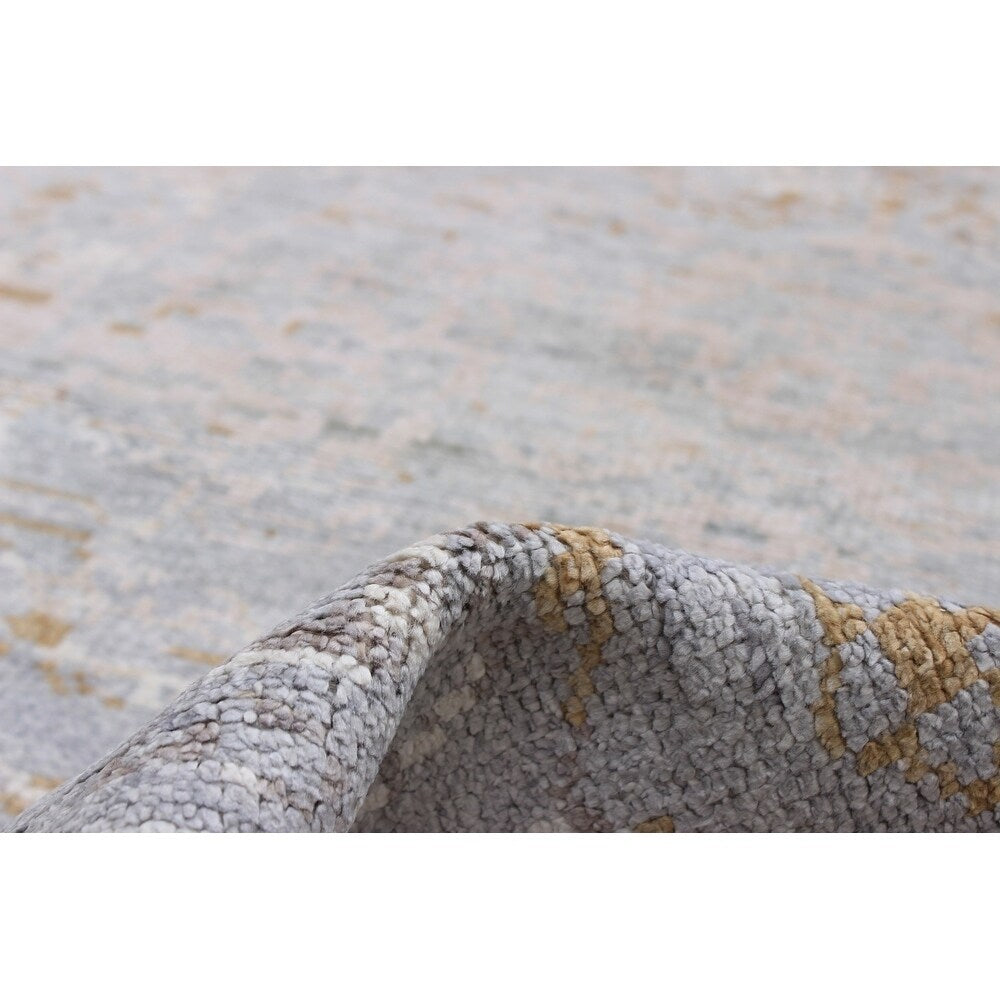 eCarpetGallery Hand-knotted Jules Ushak Grey Rug - 4'11 x 7'10