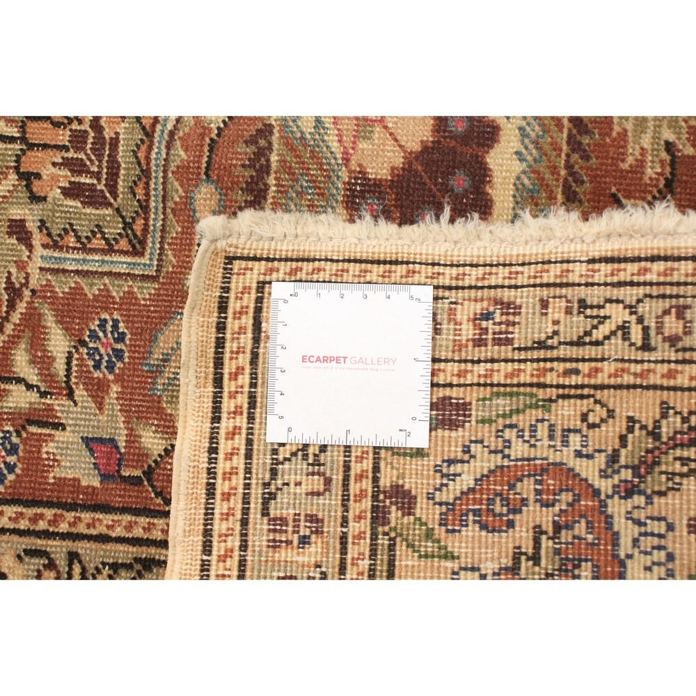 Hand-knotted Keisari Vintage Ivory Wool Rug - 6'8" x 10'1"