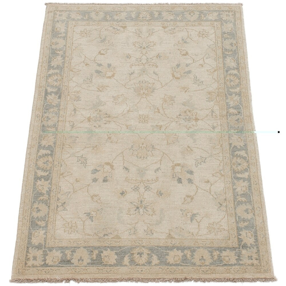 eCarpetGallery Hand-knotted Peshawar Oushak Light Gold Wool Rug - 4'0 x 5'10