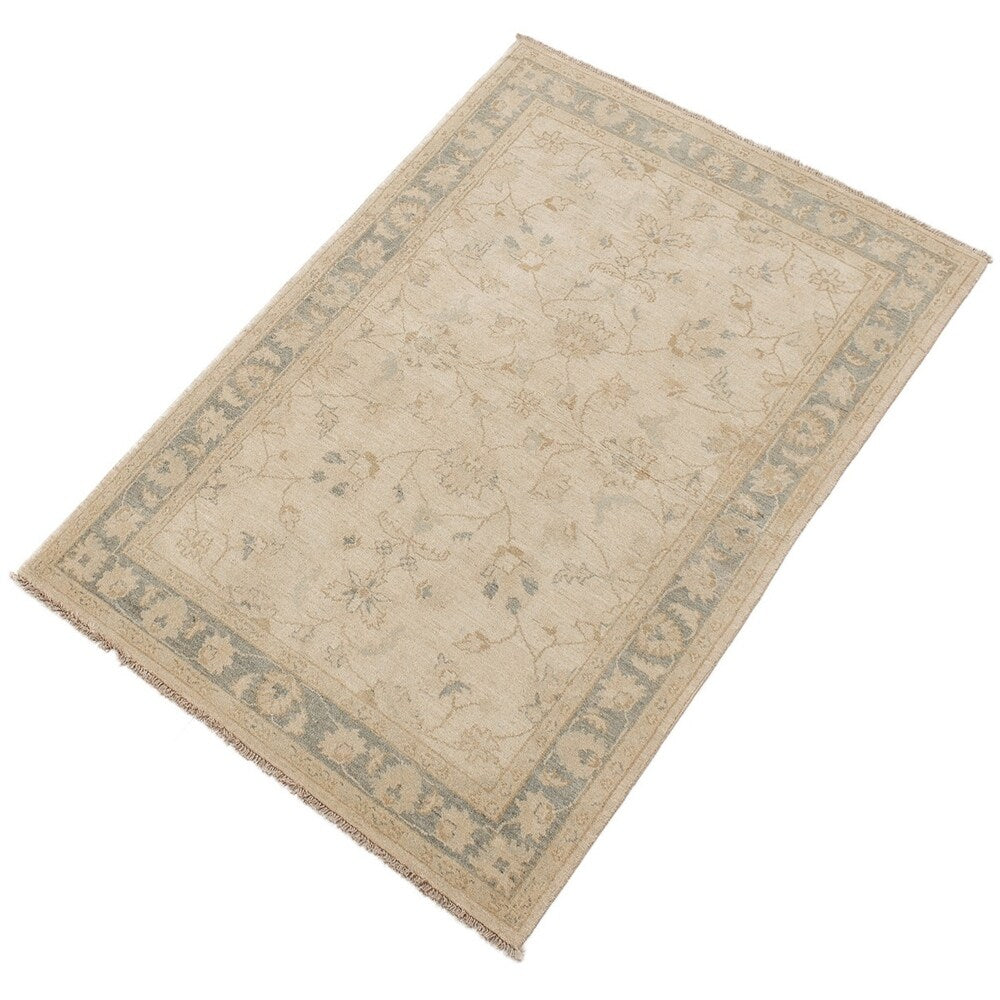eCarpetGallery Hand-knotted Peshawar Oushak Light Gold Wool Rug - 4'0 x 5'10