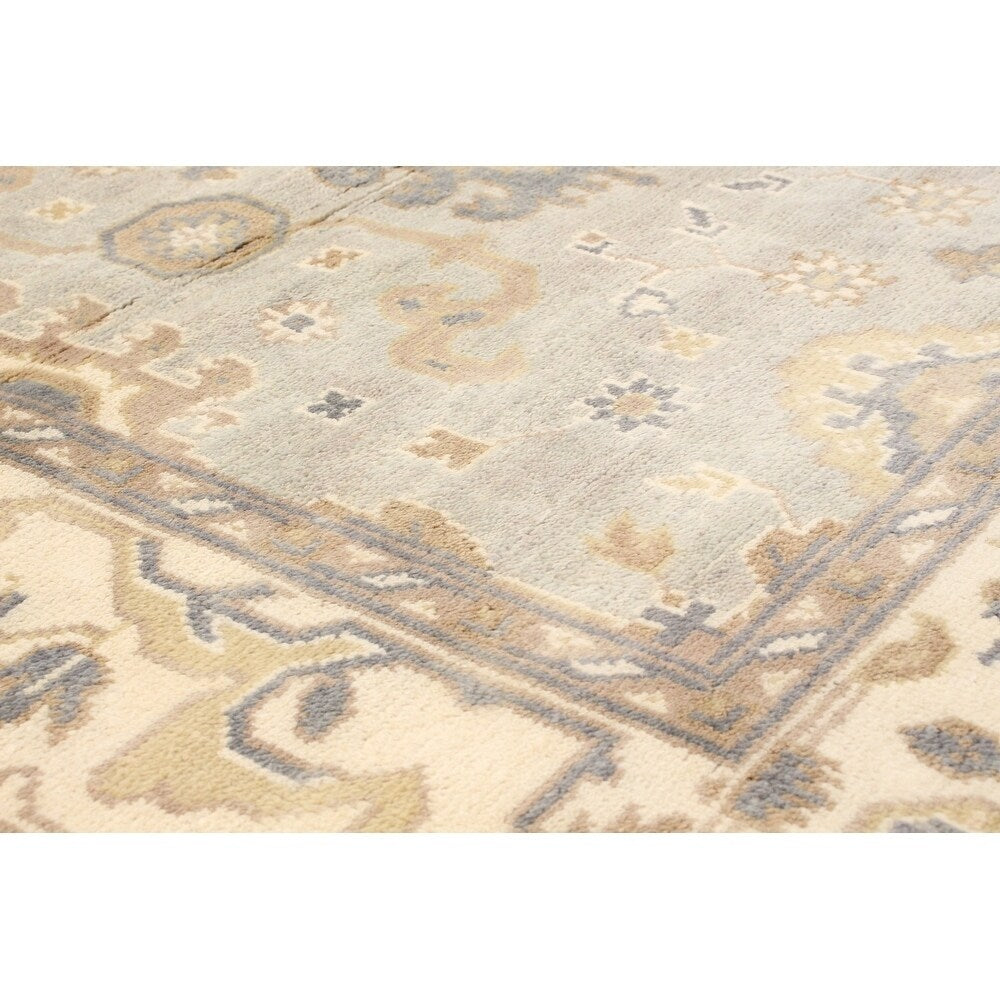eCarpetGallery Hand-knotted Royal Ushak Light Grey Wool Rug - 5'1 x 8'0