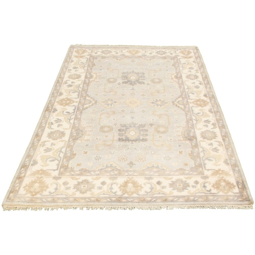 eCarpetGallery Hand-knotted Royal Ushak Light Grey Wool Rug - 5'1 x 8'0