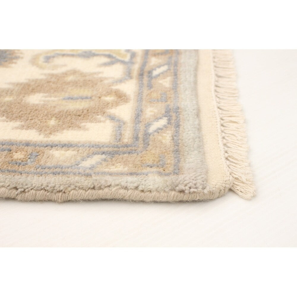eCarpetGallery Hand-knotted Royal Ushak Light Grey Wool Rug - 5'1 x 8'0
