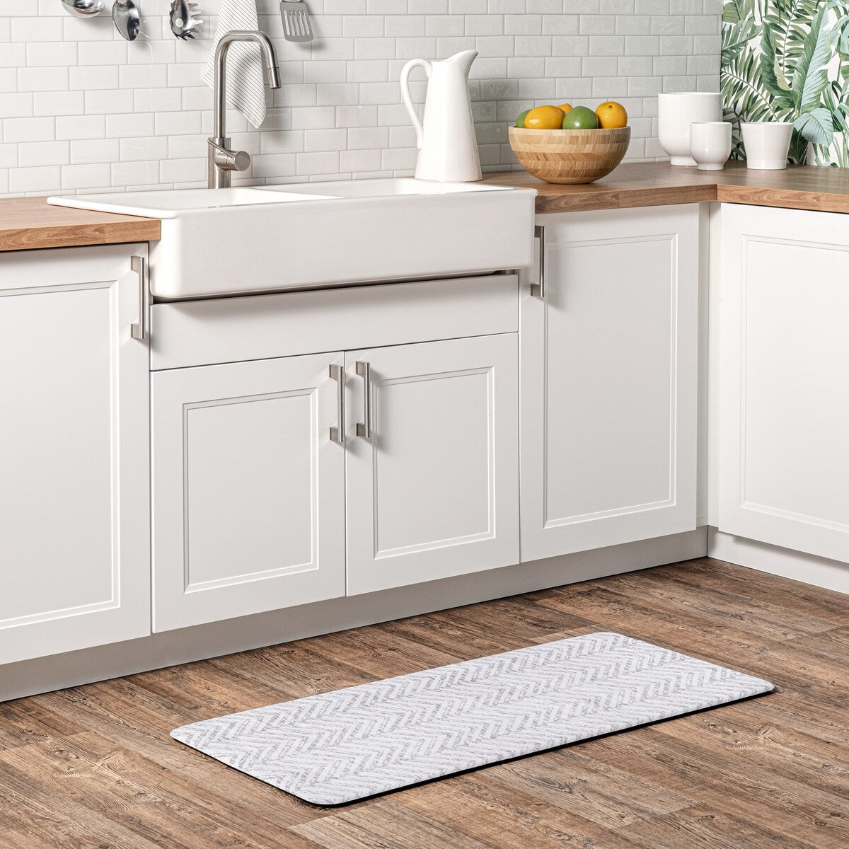Nuloom Rosanne Geometric Anti Fatigue Kitchen or Laundry Room Comfort Mat